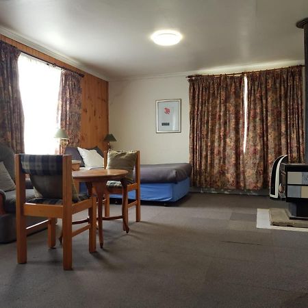 Clunes Motel エクステリア 写真