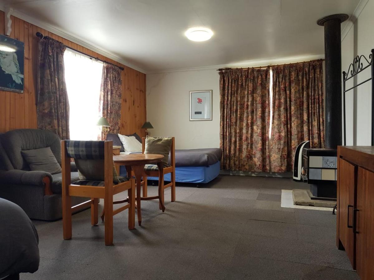 Clunes Motel エクステリア 写真