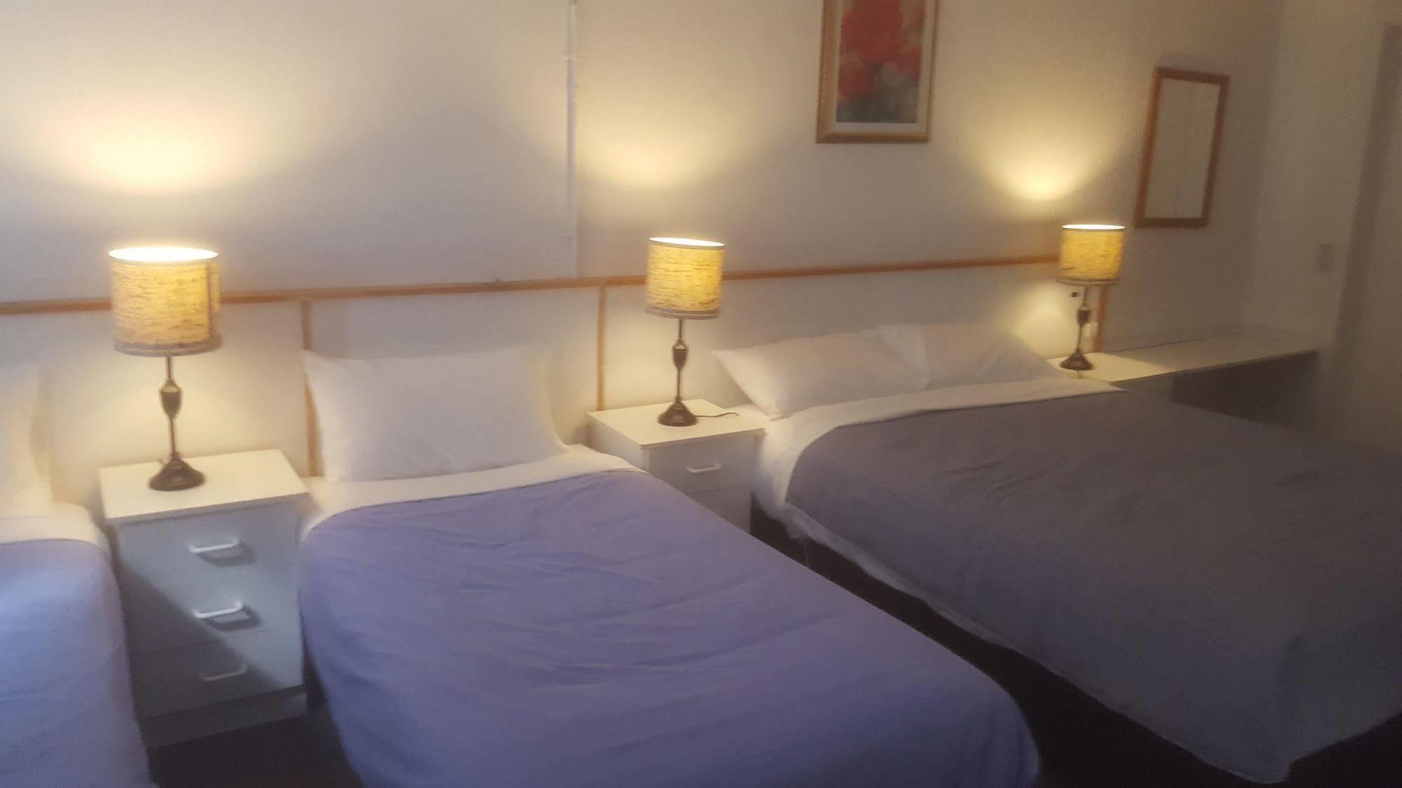 Clunes Motel エクステリア 写真