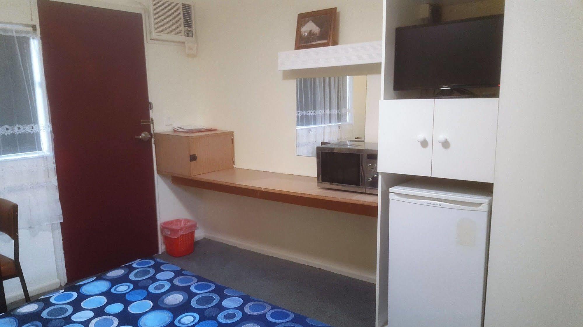 Clunes Motel エクステリア 写真