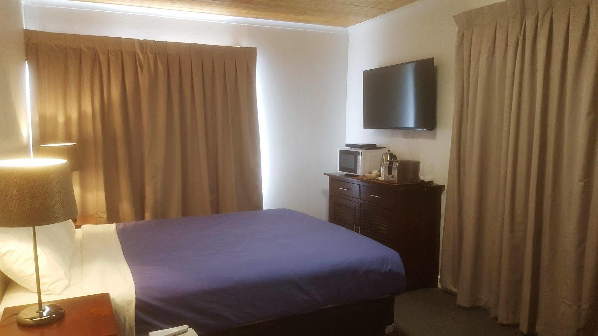 Clunes Motel エクステリア 写真